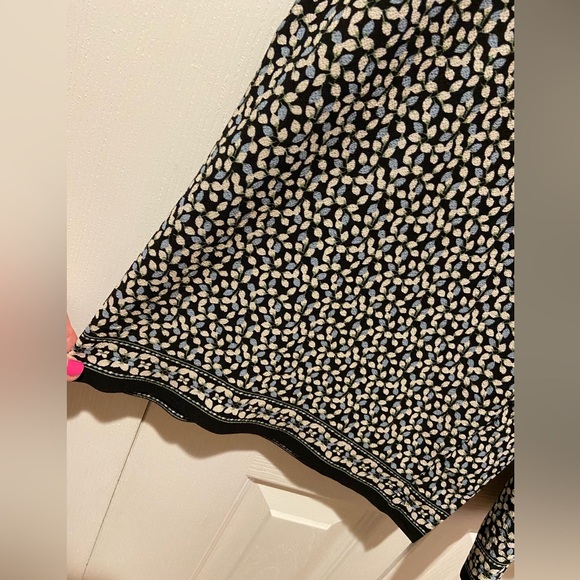 NWT~Beautiful On Trend Crepe Textured Palazzo Pants - Picture 6 of 11